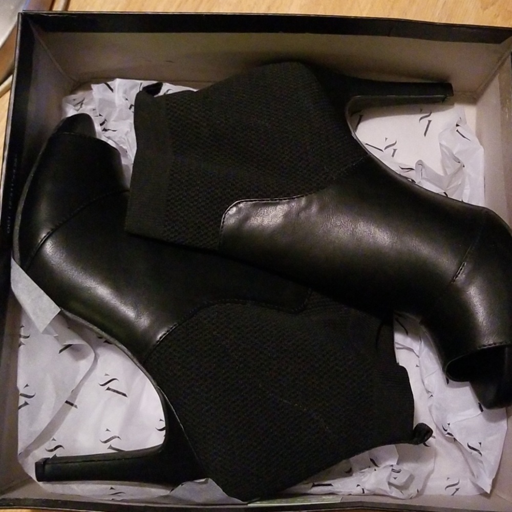 Vera wang heels